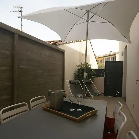 Lavish In Tropez Near Holiday home *
